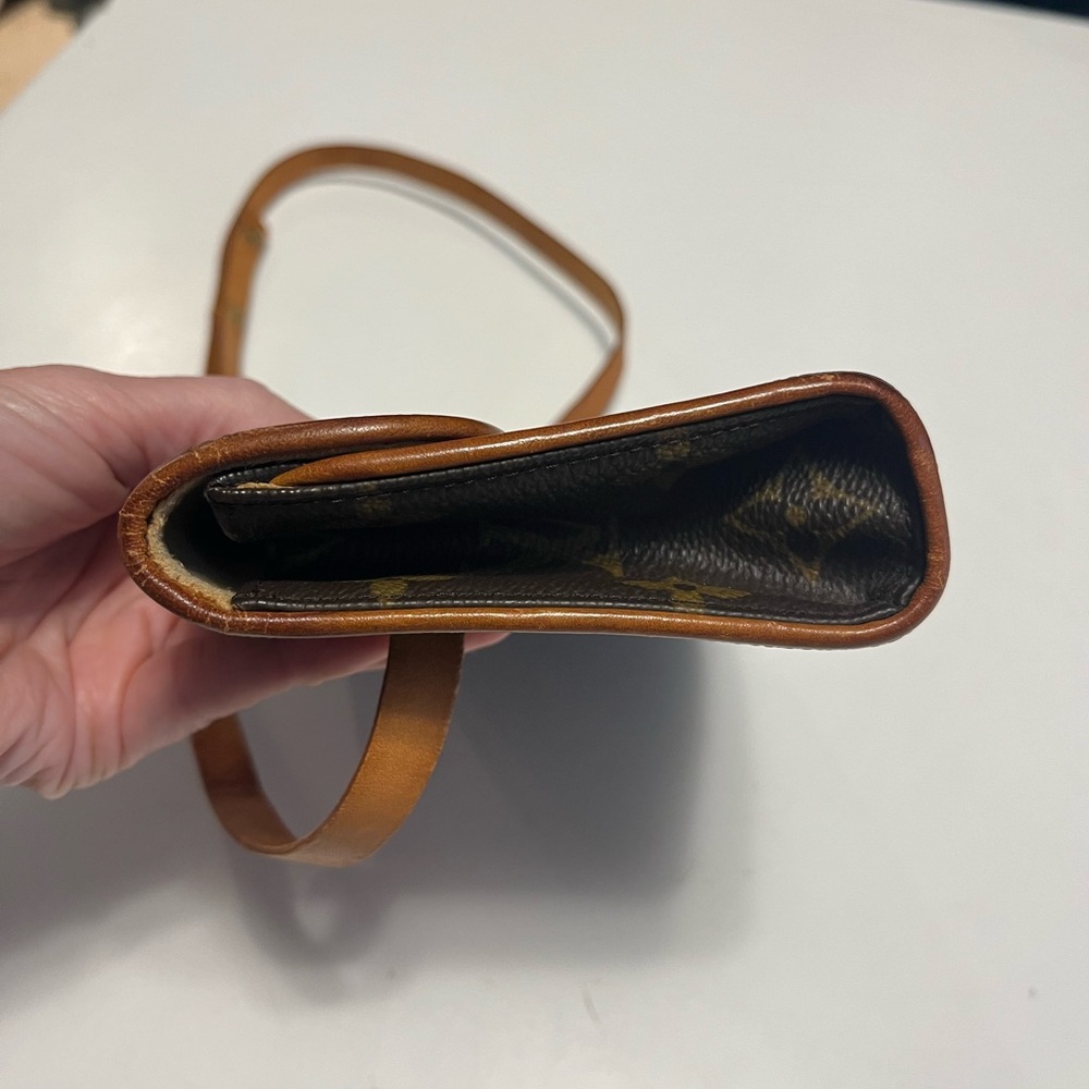 Louis Vuitton Monogram Canvas Brown Crossbody Clutch - Picture 6 of 15